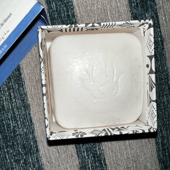 NIB DRUNK ELEPHANT Pekee Cleansing Bar 4oz - Picture 3 of 5